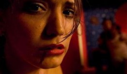 情欲莎孚高清在线观看,高清在线，激情燃烧的禁忌之恋